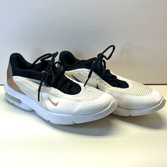 Nike Shoes - nike air max